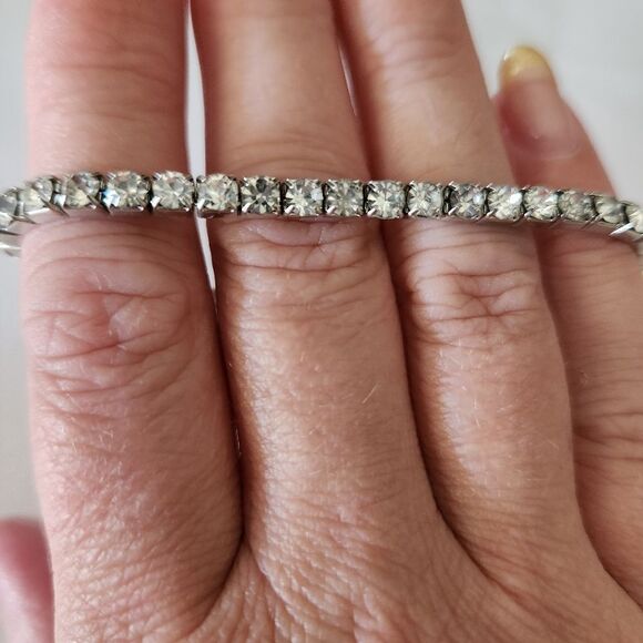 Unbranded Bundle Fashion Jewelry Braclet Set Of 6 Variety Cuff, Beaded, Clasp - Picture 7 of 12